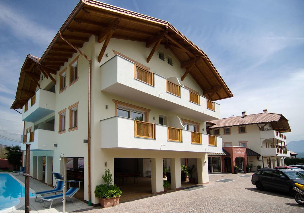 Garni Hotel Peterlinhof Caldaro Exterior foto