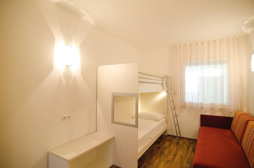 Garni Hotel Peterlinhof Caldaro Cameră foto