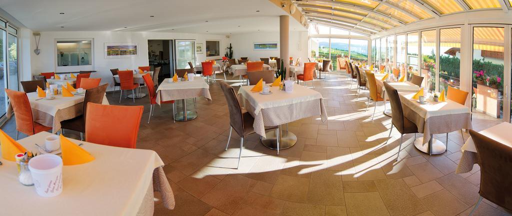 Garni Hotel Peterlinhof Caldaro Exterior foto