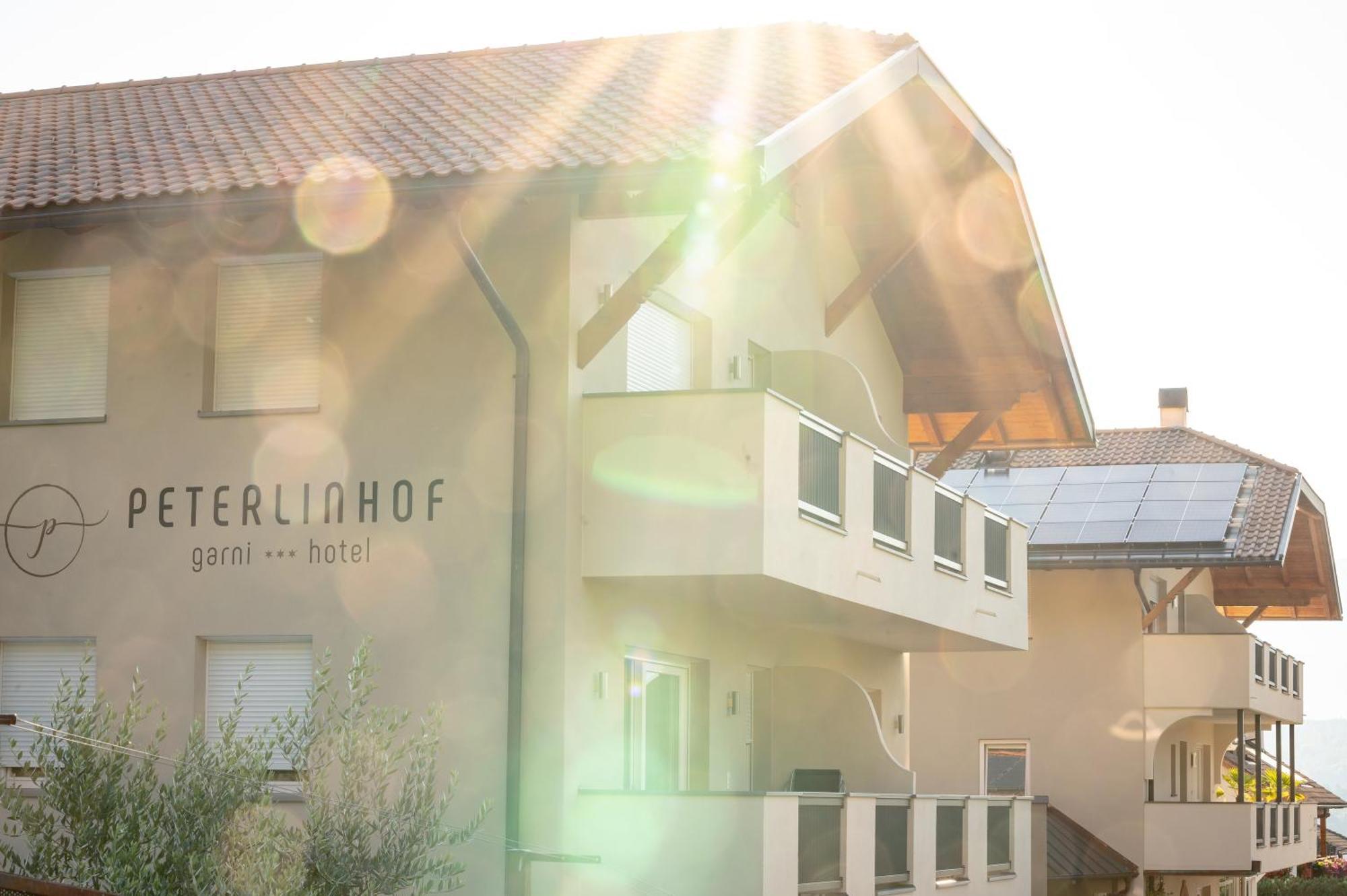 Garni Hotel Peterlinhof Caldaro Exterior foto