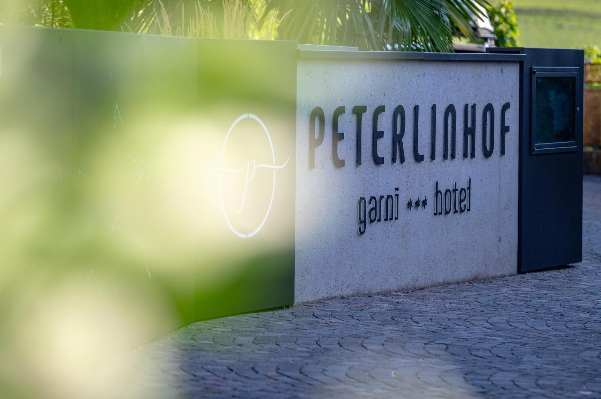 Garni Hotel Peterlinhof Caldaro Exterior foto
