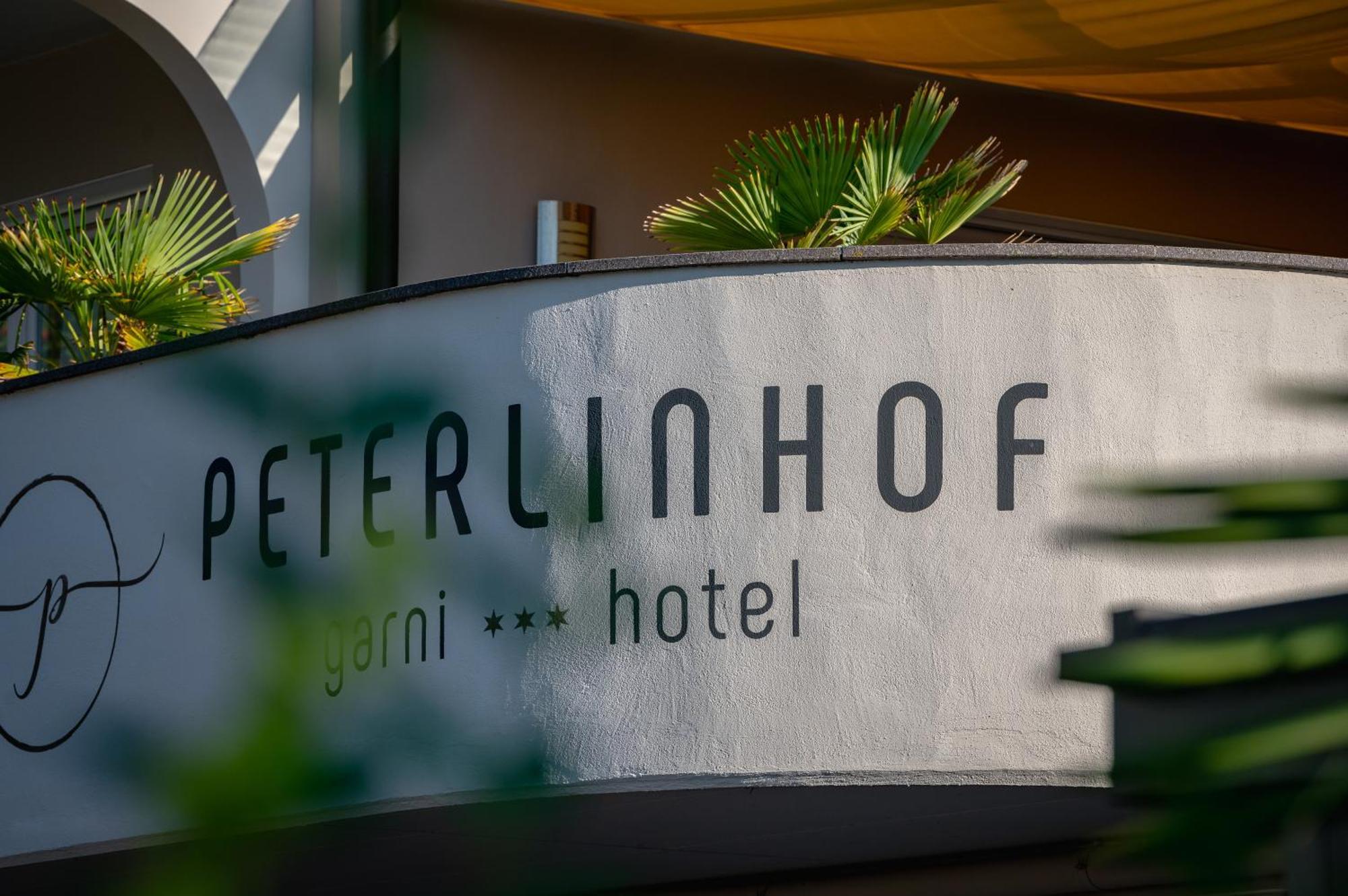 Garni Hotel Peterlinhof Caldaro Exterior foto