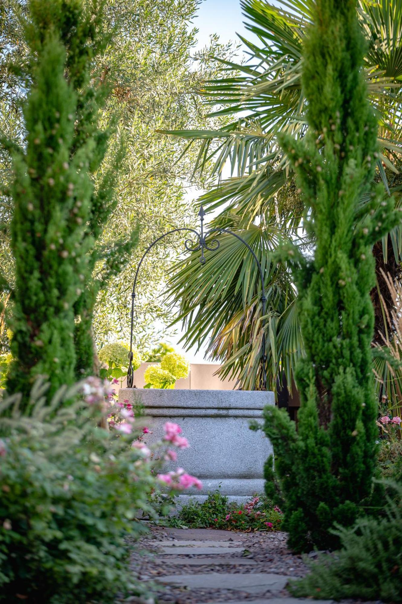 Garni Hotel Peterlinhof Caldaro Exterior foto